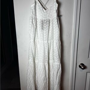 White Sleeveless Dress